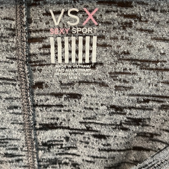 Victoria Secret Sport Women’s gray tee, size medium.. - Picture 4 of 4